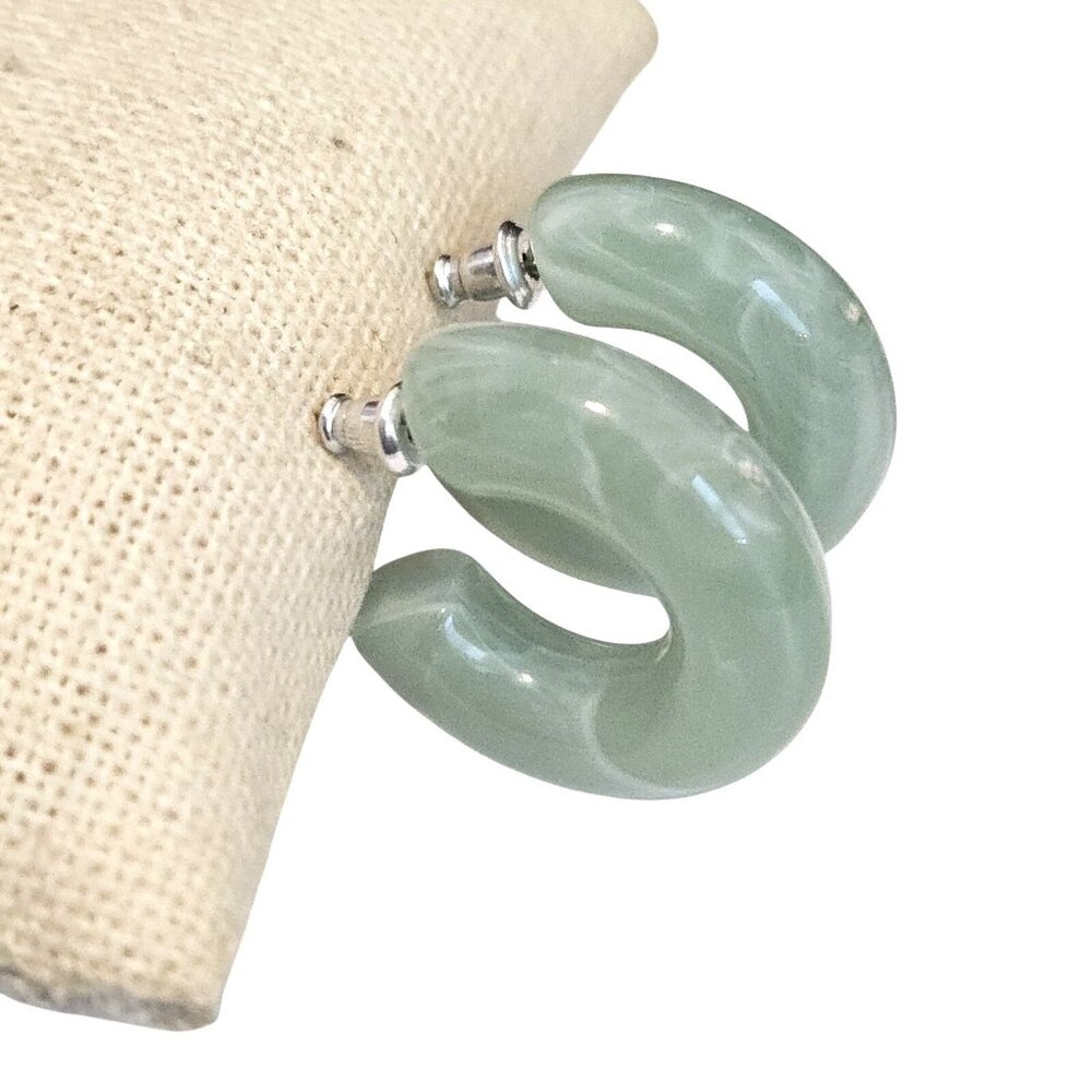 Chelsea NYC Green Acrylic 1" Marbled Hoop Pierced Earrings